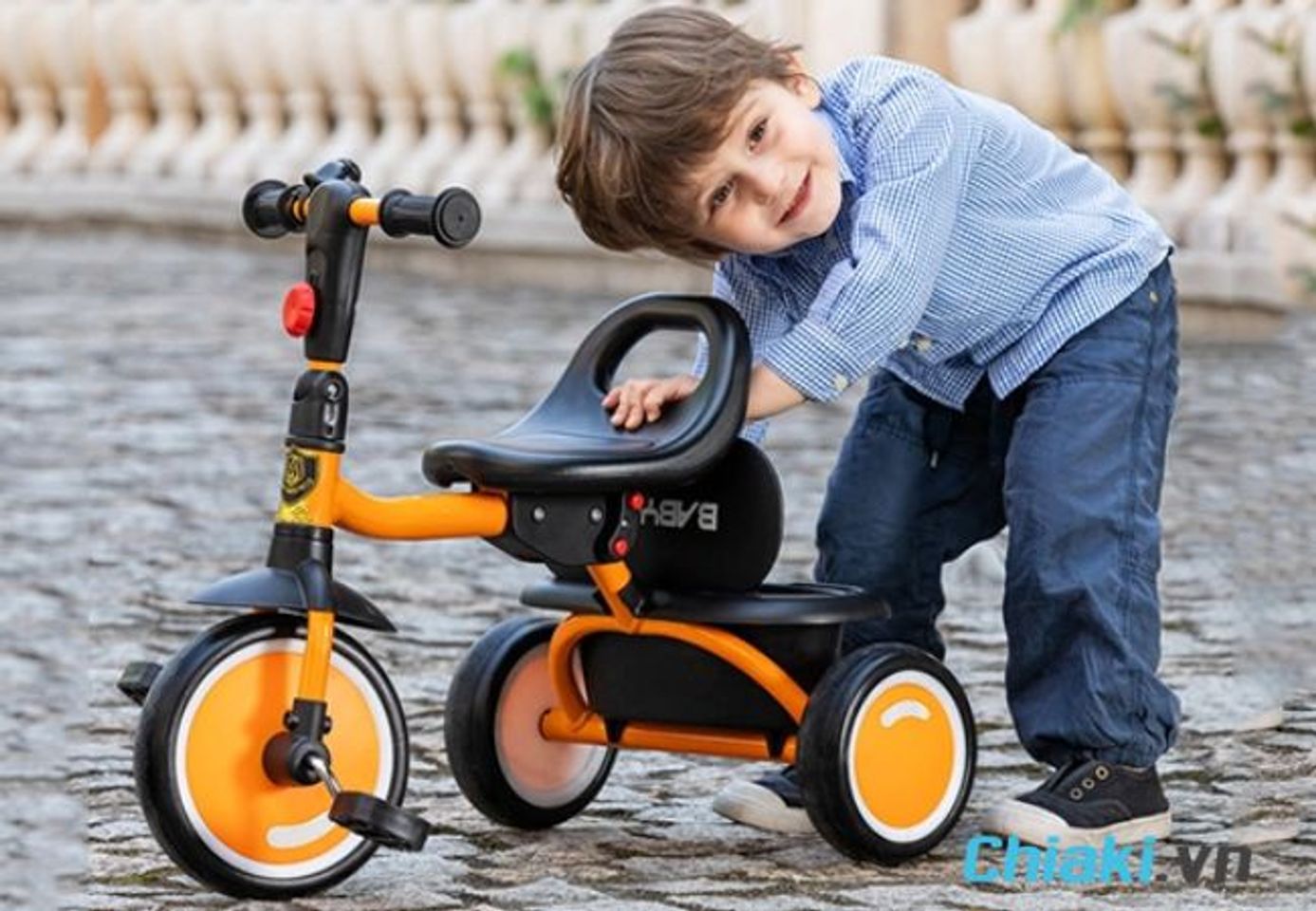 Qu&agrave; sinh nhật cho b&eacute; trai 2 tuổi - Xe đạp 3 b&aacute;nh&nbsp;