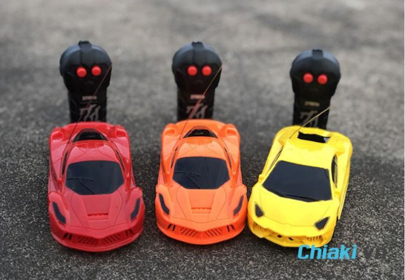 Qu&agrave; sinh nhật cho b&eacute; trai 3 tuổi - Xe điều khiển
