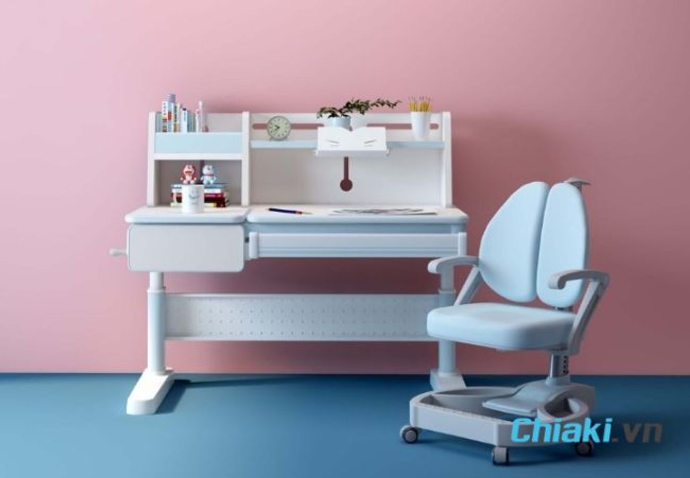 Qu&agrave; sinh nhật cho b&eacute; trai 5 tuổi - B&agrave;n ghế học th&ocirc;ng minh