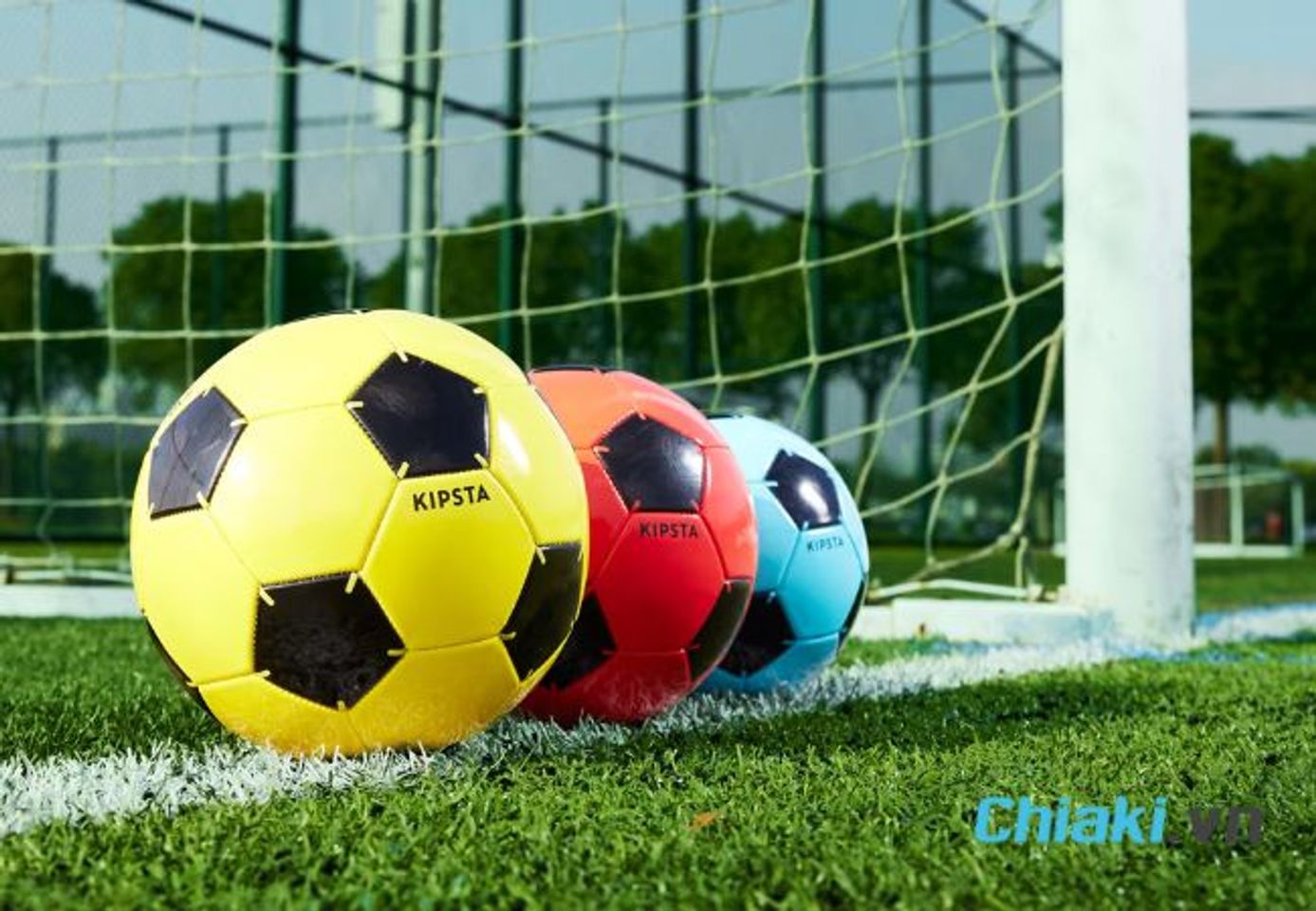 Qu&agrave; sinh nhật cho b&eacute; trai 5 tuổi - Quả b&oacute;ng