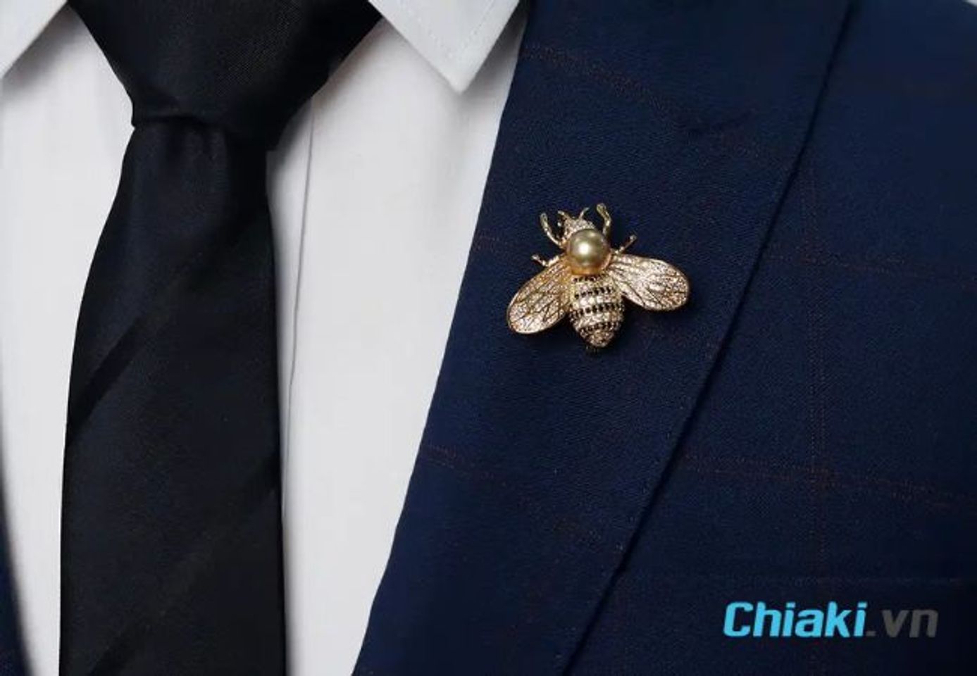 Qu&agrave; sinh nhật cho nam 35 tuổi - Ghim c&agrave;i &aacute;o