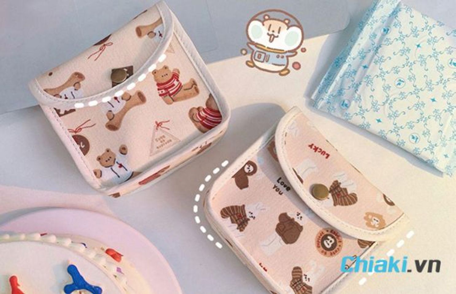 Qu&agrave; sinh nhật cho nữ dưới 50k - T&uacute;i đựng băng vệ sinh