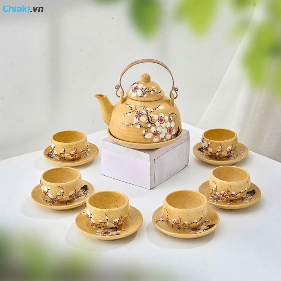 Bộ ấm tr&agrave; gốm B&aacute;t Tr&agrave;ng họa tiết thủ c&ocirc;ng mang đến gi&aacute; trị v&agrave; an to&agrave;n khi sử dụng