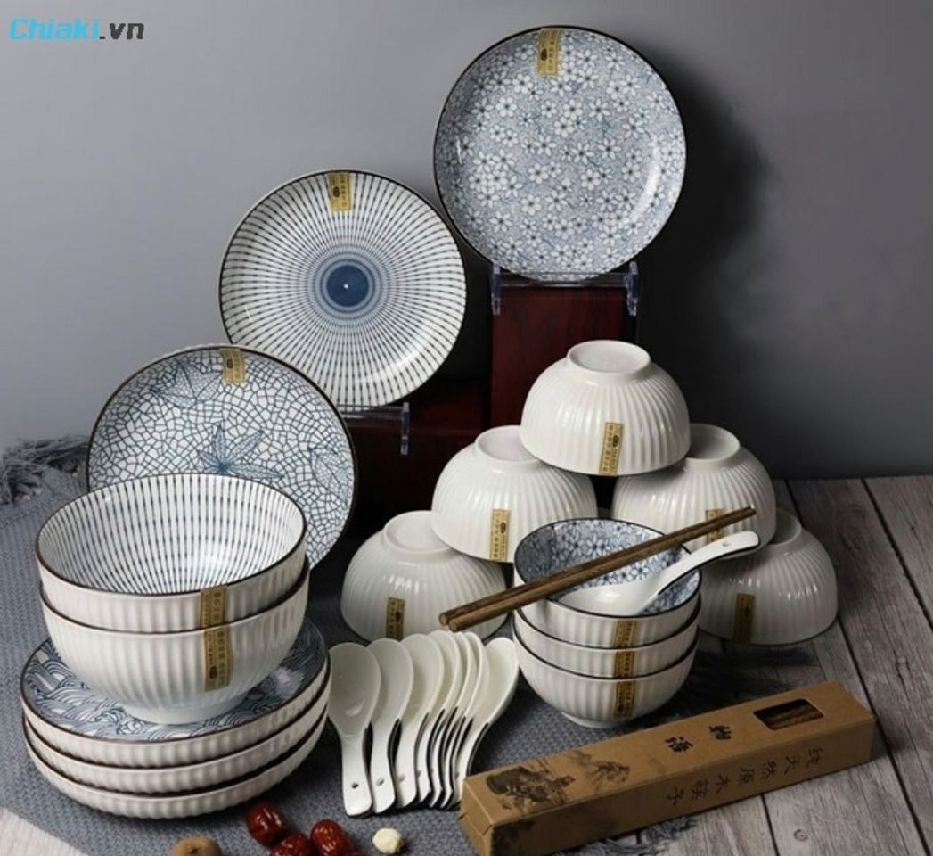 Bộ b&aacute;t đĩa gốm Nhật nổi tiếng với khả năng độ bền, m&agrave;u men sang trọng v&agrave; hoa văn tinh xảo