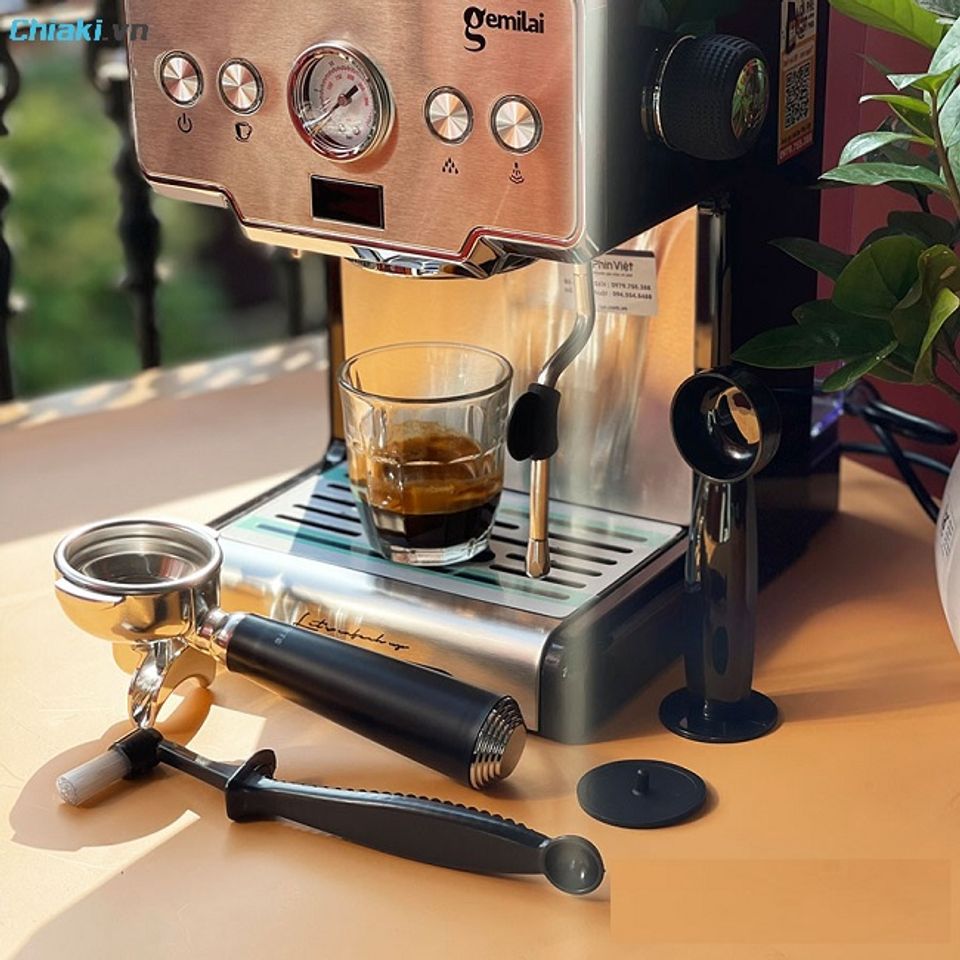 M&aacute;y pha c&agrave; ph&ecirc; mini l&agrave; m&oacute;n qu&agrave; tặng sếp nữ cực kỳ tinh tế nếu sếp l&agrave; người y&ecirc;u th&iacute;ch hương vị c&agrave; ph&ecirc;