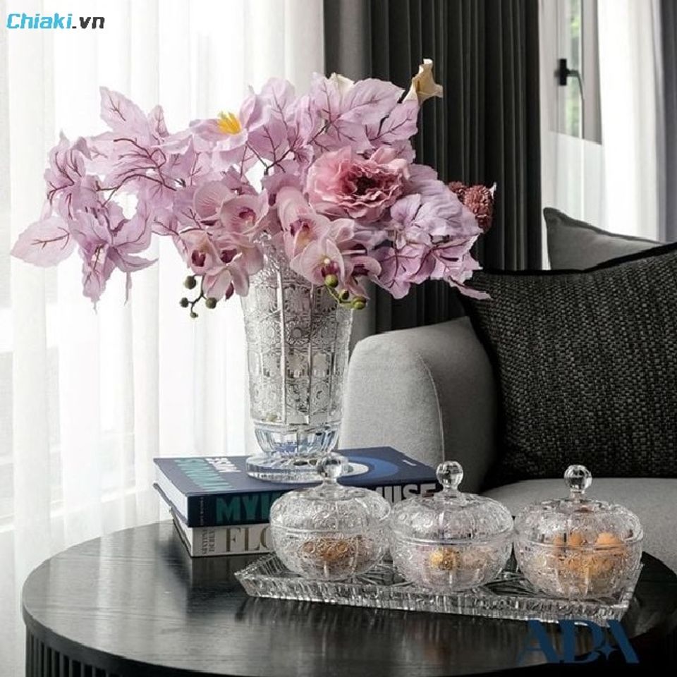 Lọ hoa pha l&ecirc; đ&uacute;c nguy&ecirc;n khối gi&aacute; trị thể hiện đẳng cấp, vừa mang &yacute; nghĩa về sự tinh khiết, thịnh vượng