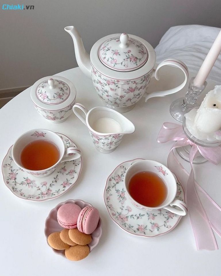 Bộ t&aacute;ch uống tr&agrave; gốm sứ hoa văn thanh nh&atilde;, gam m&agrave;u nh&atilde; nhặn, to&aacute;t l&ecirc;n sự tao nh&atilde; v&agrave; qu&yacute; ph&aacute;i