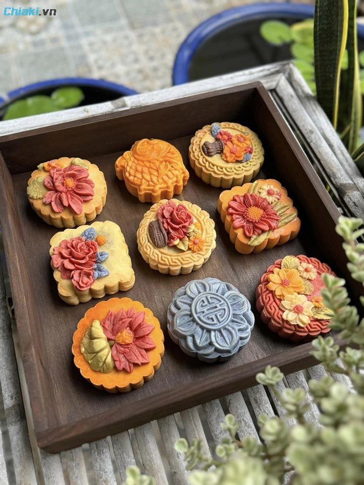 Hộp b&aacute;nh homemade vừa ngon miệng, vừa đảm bảo, thay lời nhắn nhủ y&ecirc;u thương v&agrave; quan t&acirc;m đến sức khỏe của người th&acirc;n y&ecirc;u.&nbsp;