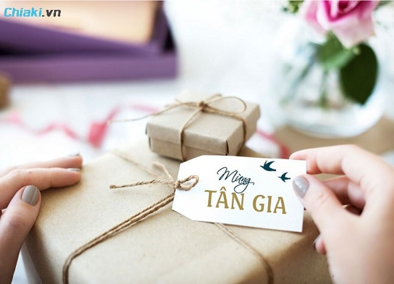 Kh&ocirc;ng n&ecirc;n qu&aacute; cầu kỳ hoặc mang t&iacute;nh trưng b&agrave;y, h&atilde;y ưu ti&ecirc;n vật dụng để sử dụng trong sinh hoạt h&agrave;ng ng&agrave;y