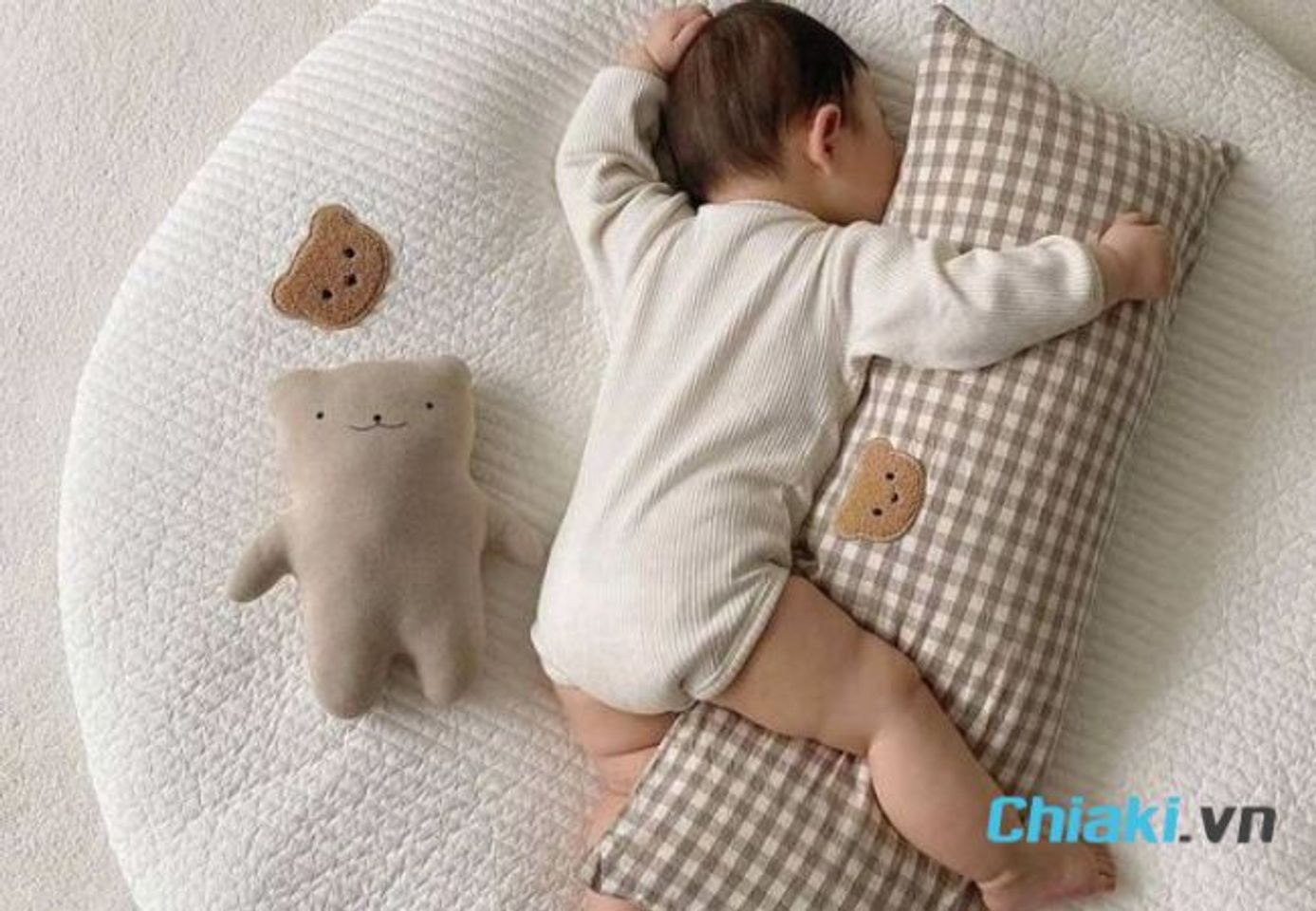 Qu&agrave; sinh nhật cho b&eacute; g&aacute;i 2 tuổi - Gối &ocirc;m ngủ dễ thương