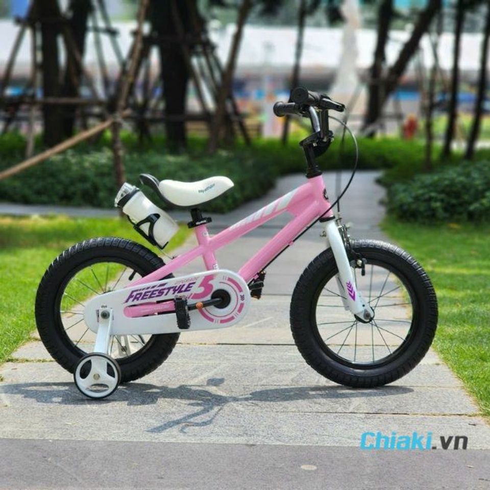 Qu&agrave; sinh nhật cho b&eacute; g&aacute;i 2 tuổi - Xe đạp tập đi