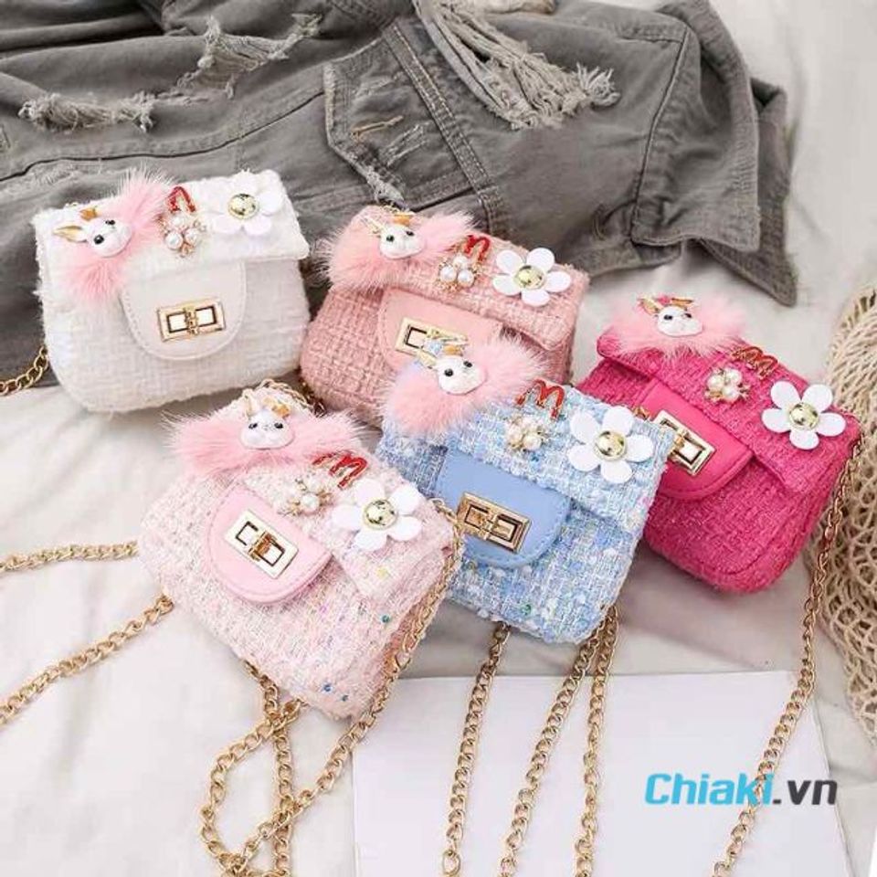 Qu&agrave; sinh nhật cho b&eacute; g&aacute;i 5 tuổi - T&uacute;i đeo ch&eacute;o