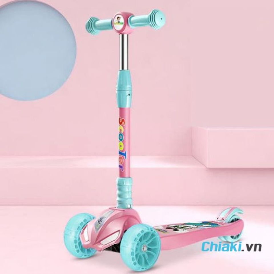 Qu&agrave; sinh nhật cho b&eacute; g&aacute;i 6 tuổi - Xe scooter