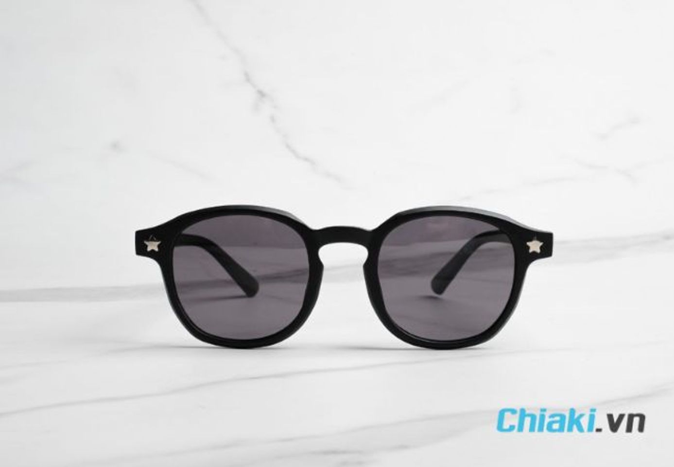 Qu&agrave; sinh nhật cho b&eacute; trai 14 tuổi - K&iacute;nh mắt&nbsp;