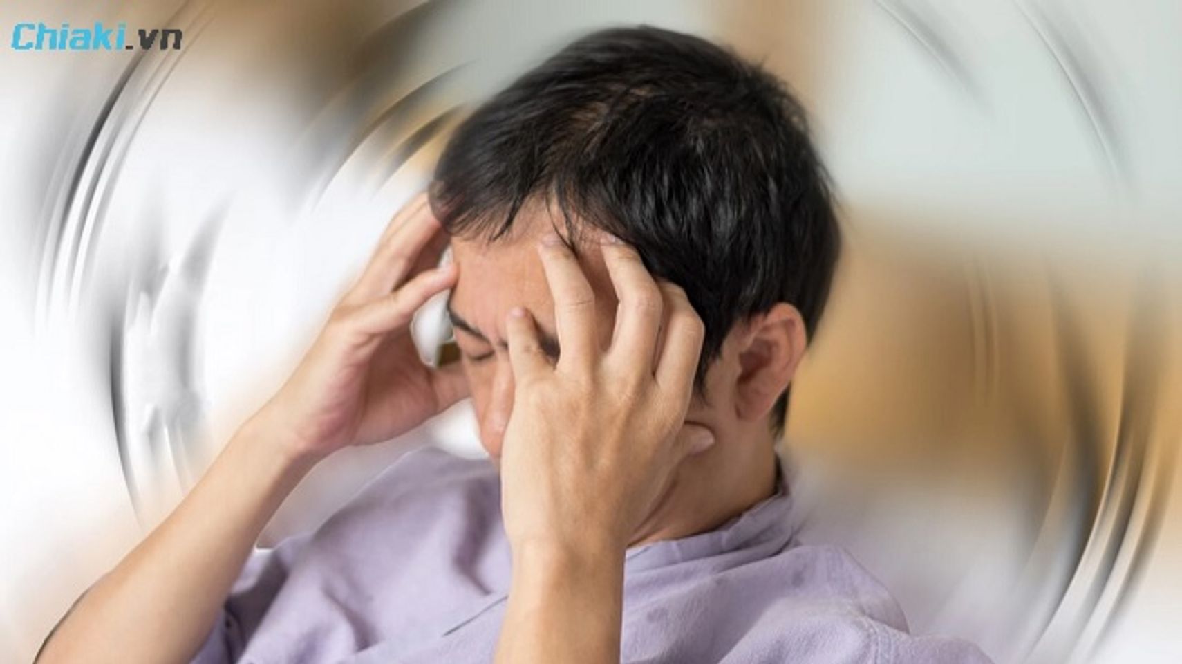 Rối loạn tiền đ&igrave;nh xuất hiện triệu chứng hoa mắt, ch&oacute;ng mặt, mất thăng bằng