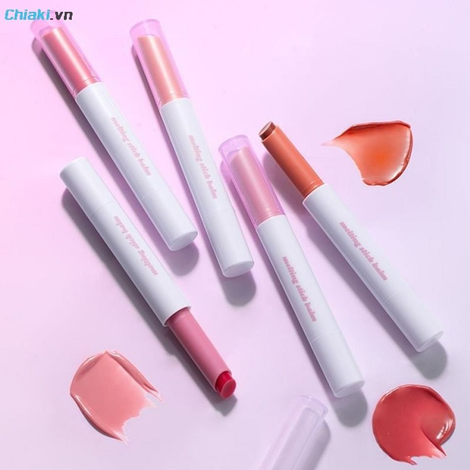 Chất son của Merzy More Shine Melting Stick Balm mềm mịn, dễ t&aacute;n