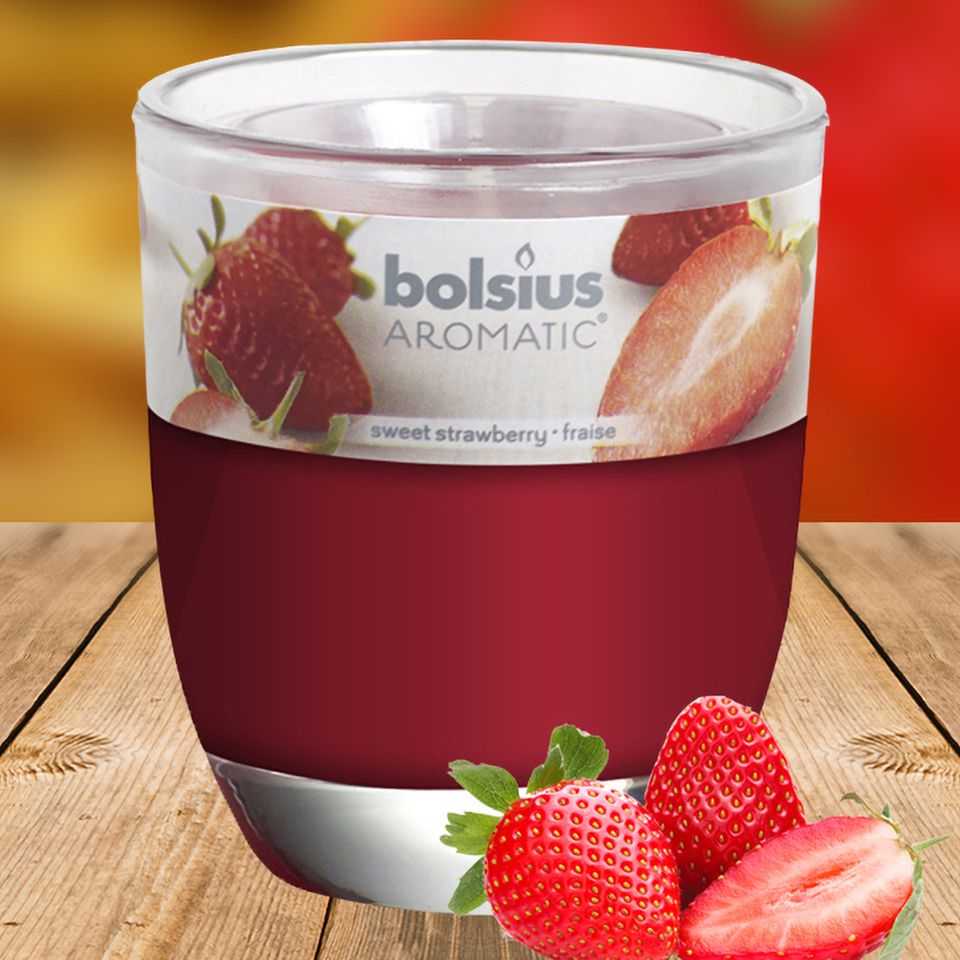Ly nến thơm tinh dầu Bolsius 105g QT024335 hương dâu tây 1