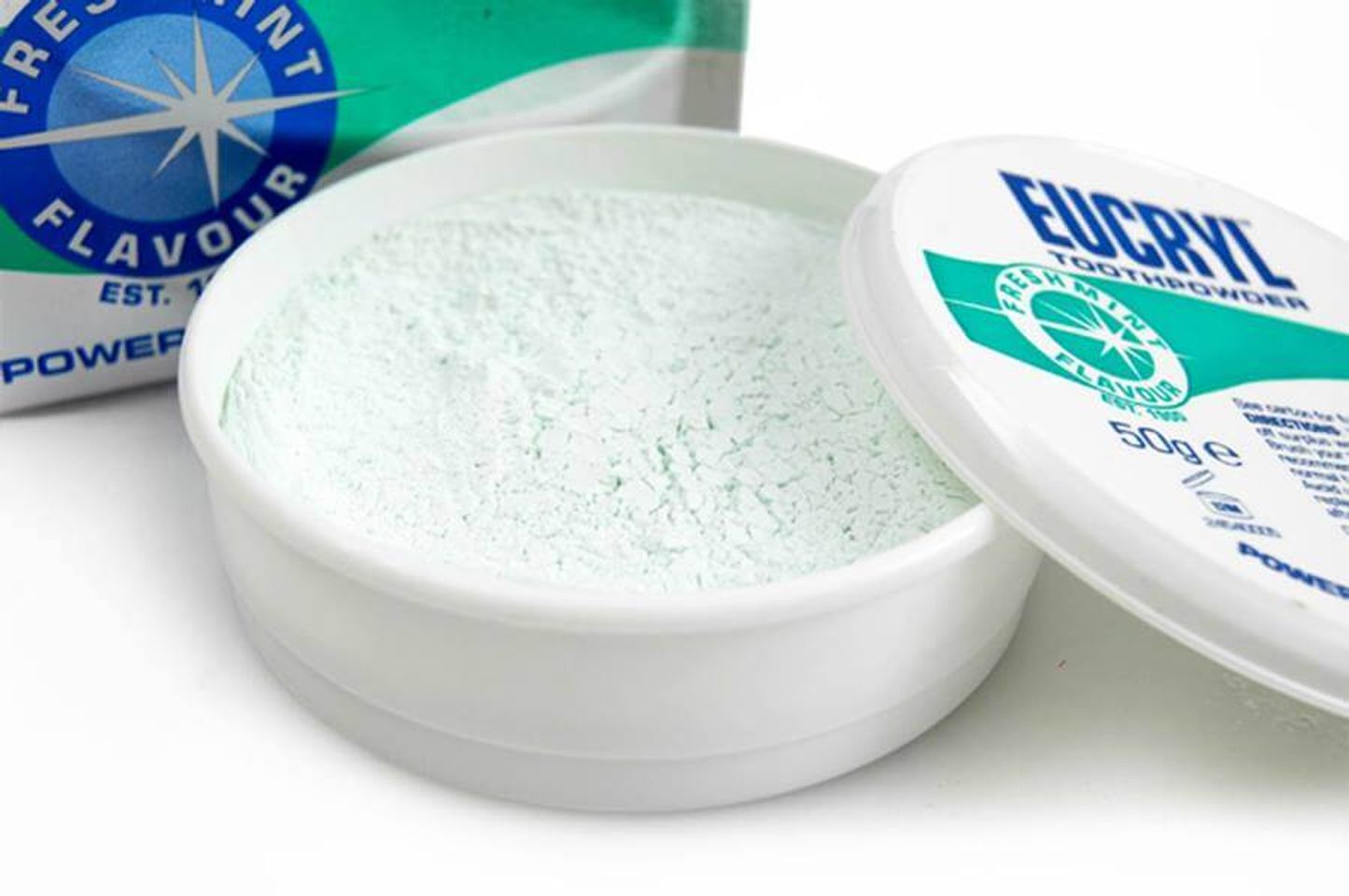 Bột hỗ trợ làm trắng răng Tooth Powder Freshmint Eucryl hương bạc hà 2