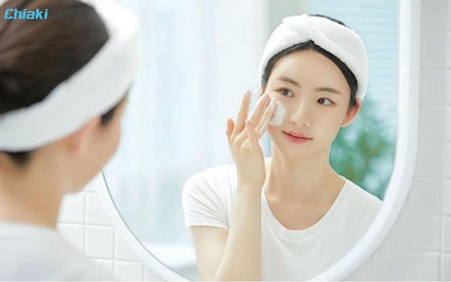 C&aacute;c chuy&ecirc;n gia da liễu khuyến nghị khuy&ecirc;n n&ecirc;n kết hợp serum B5 v&agrave; kem dưỡng sau bước l&agrave;m sạch