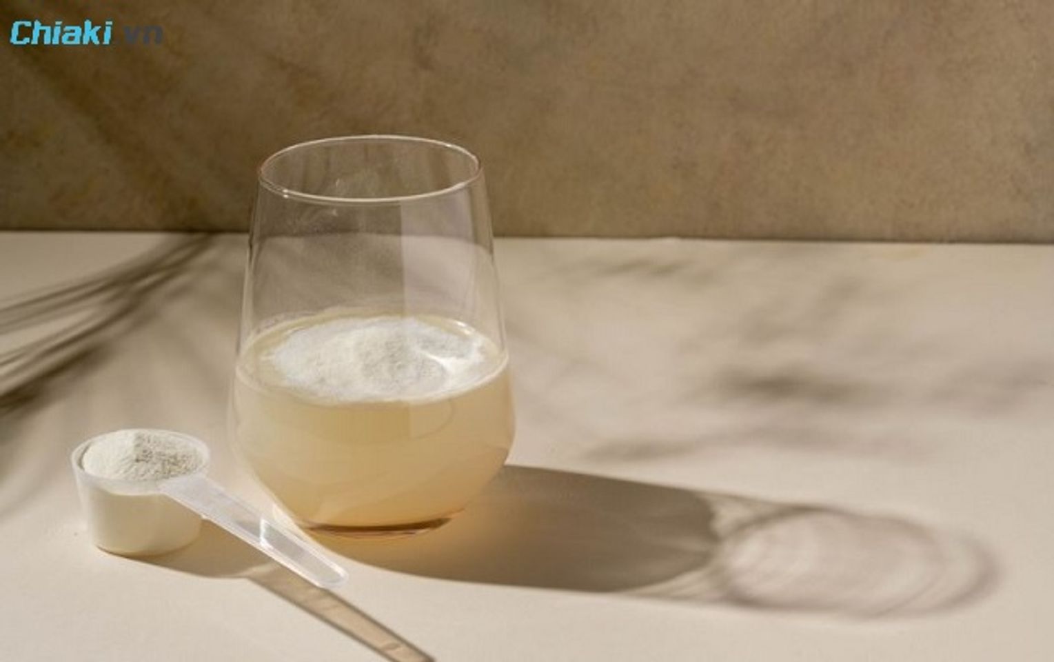 Collagen dạng bột dễ được t&ugrave;y chỉnh liều lượng theo nhu cầu c&aacute; nh&acirc;n sử dụng mỗi lần