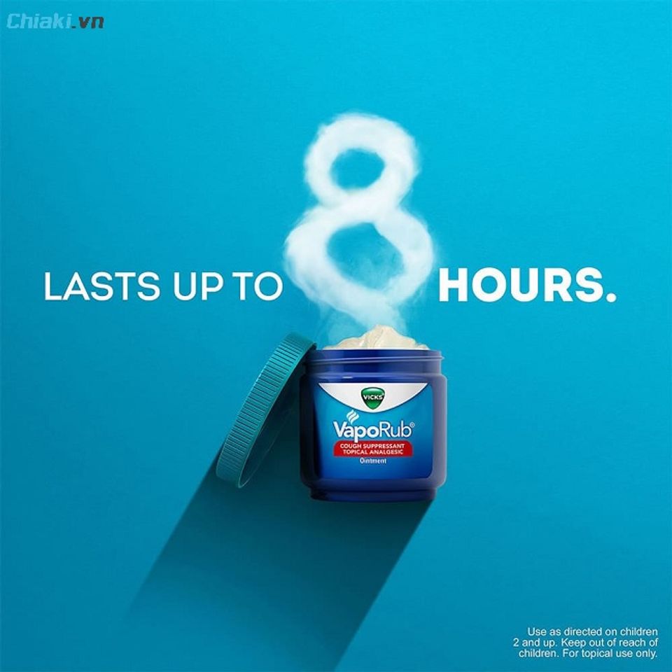 Dầu b&ocirc;i ấm ngực Vicks Vaporub của Mỹ gi&uacute;p b&eacute; dễ chịu hơn v&agrave;o m&ugrave;a lạnh