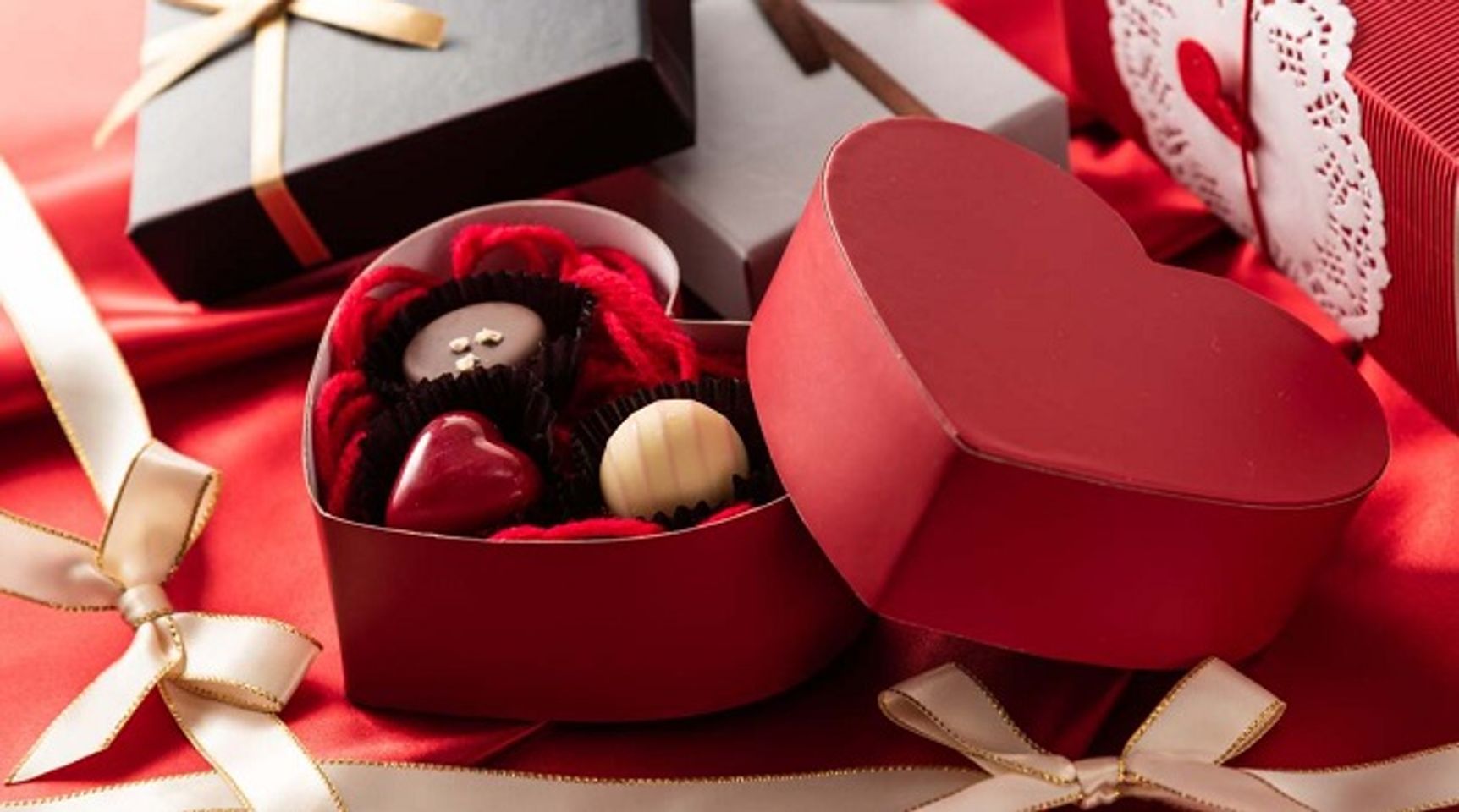 Valentine tặng g&igrave; cho bạn g&aacute;i mới quen