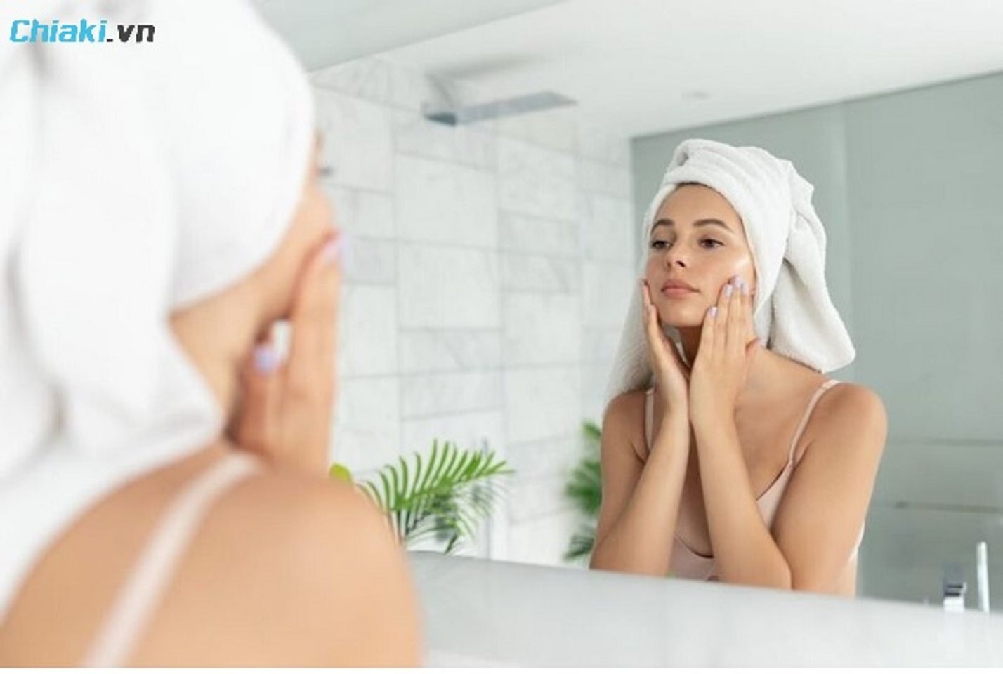 Tẩy tế b&agrave;o chết bạn n&ecirc;n Massage nhẹ nh&agrave;ng theo chuyển động tr&ograve;n