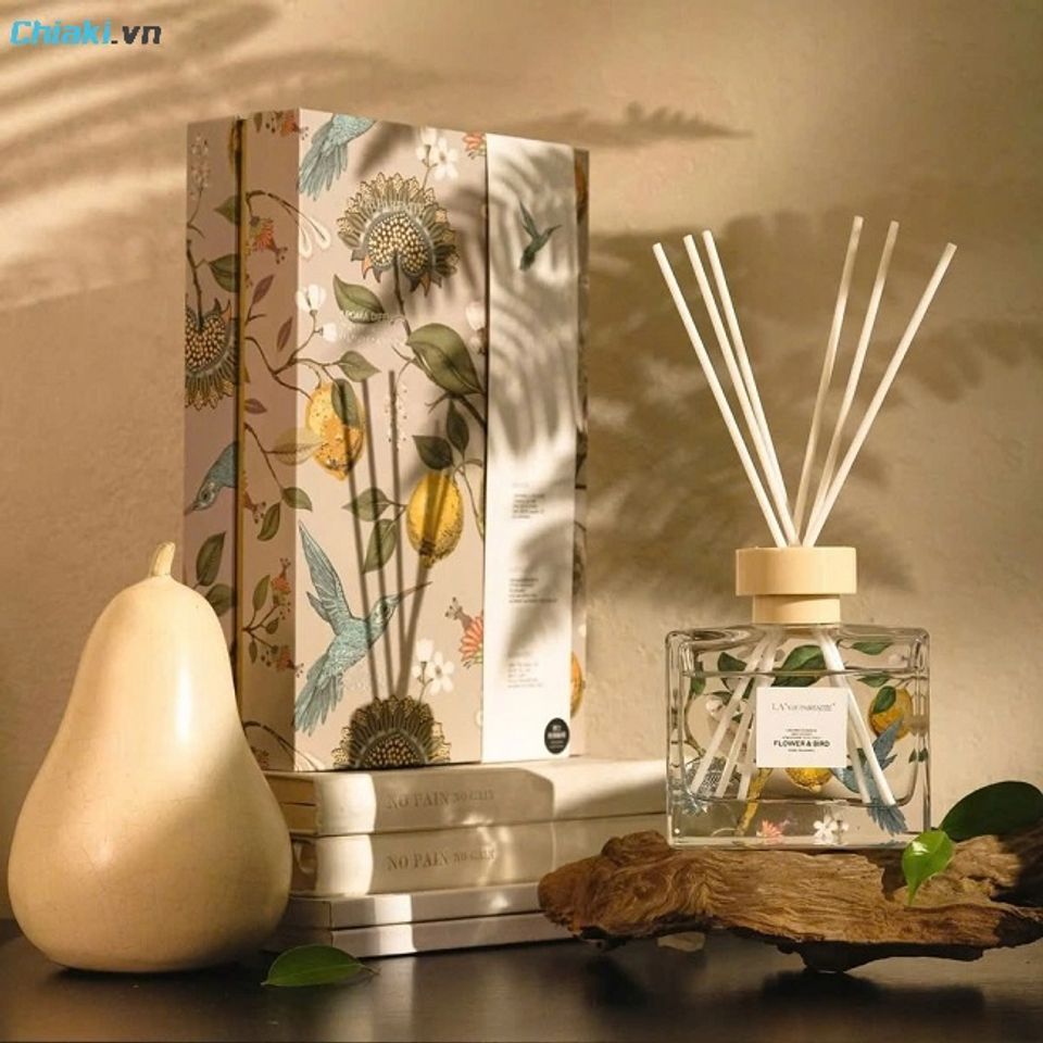 N&ecirc;n chọn tinh dầu thơm tự nhi&ecirc;n, hương thơm dễ chịu
