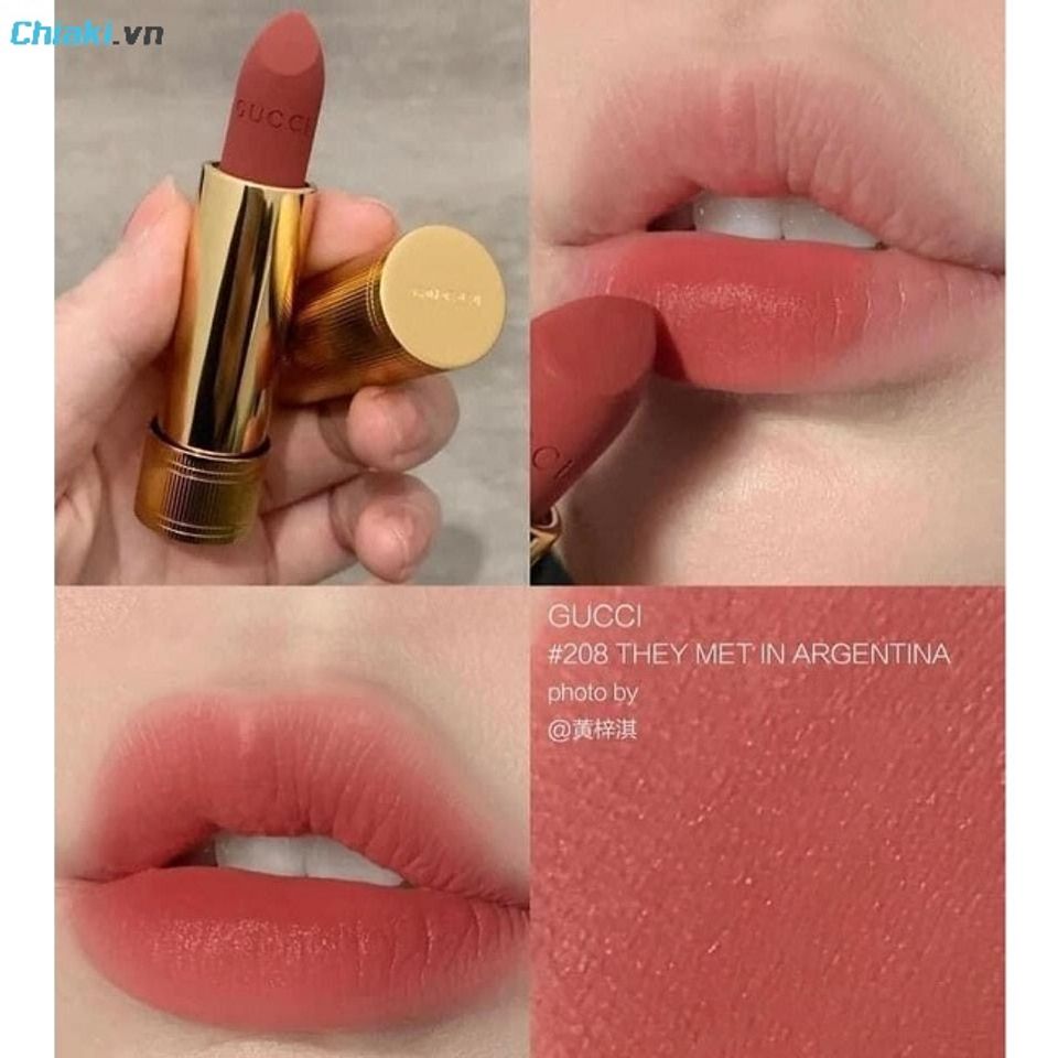 Son mịn l&igrave; Gucci Rouge Lip &Agrave; L&egrave;vres Voile Matte 208 mịn mượt như bơ, b&aacute;m m&agrave;u trung b&igrave;nh từ 6 - 7 tiếng
