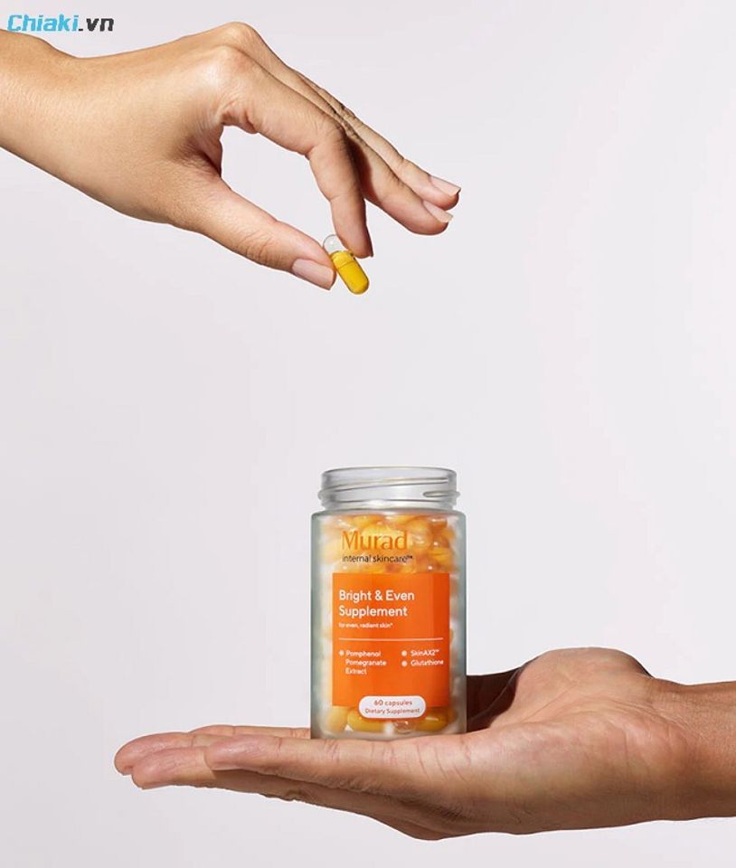 Uống vi&ecirc;n chống nắng Murad 1 vi&ecirc;n/ng&agrave;y v&agrave;o buổi s&aacute;ng c&ugrave;ng với nước trước khi ra ngo&agrave;i khoảng 30 ph&uacute;t
