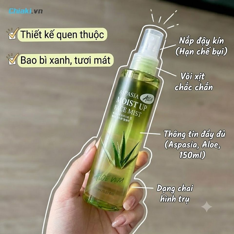 Xịt kho&aacute;ng Aspasia sở hữu thiết kế dạng chai h&igrave;nh trụ quen thuộc với t&ocirc;ng m&agrave;u xanh l&aacute; chủ đạo