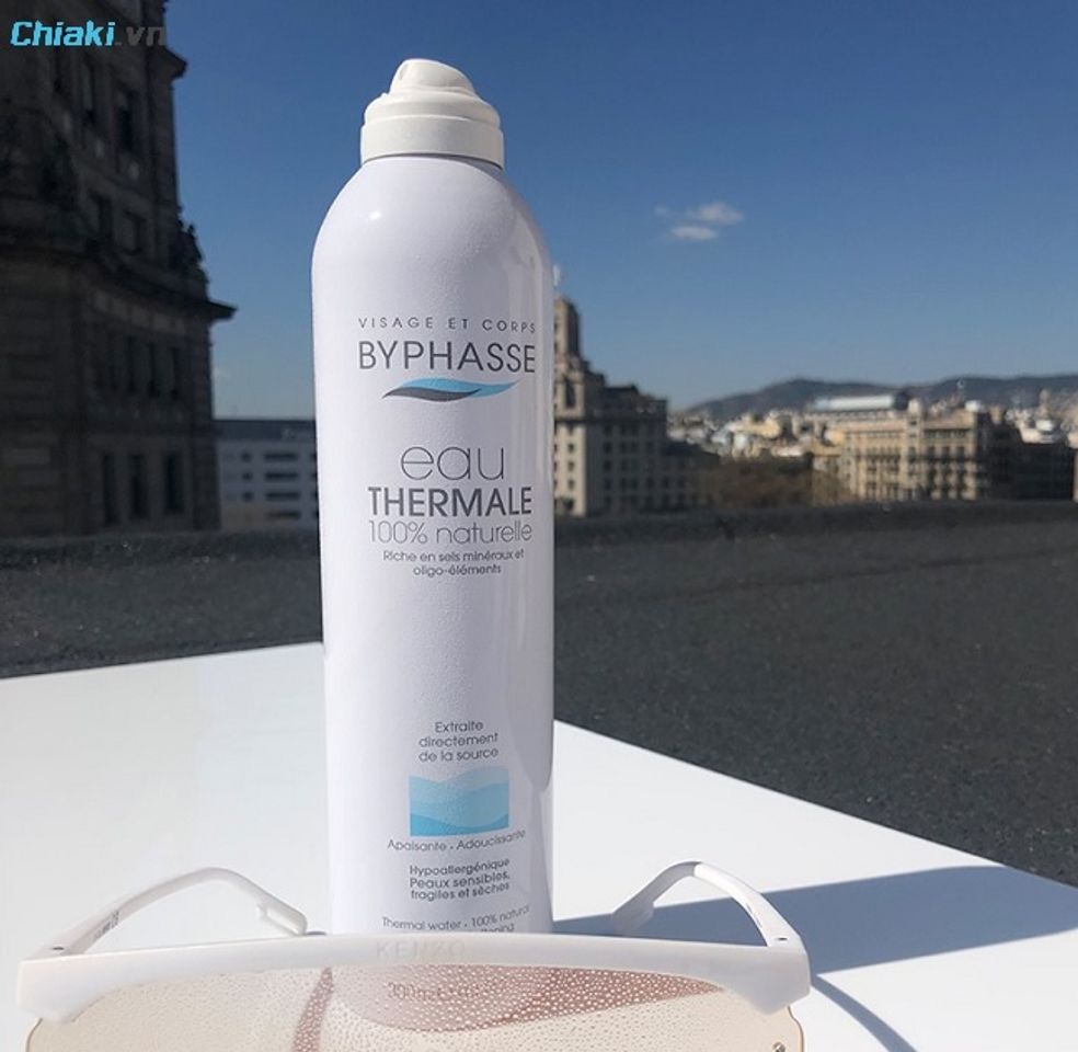 Xịt kho&aacute;ng cấp ẩm Byphasse Eau Thermale Ph&aacute;p mang đến sự sảng kho&aacute;i v&agrave; hỗ trợ duy tr&igrave; l&agrave;n da ẩm mượt