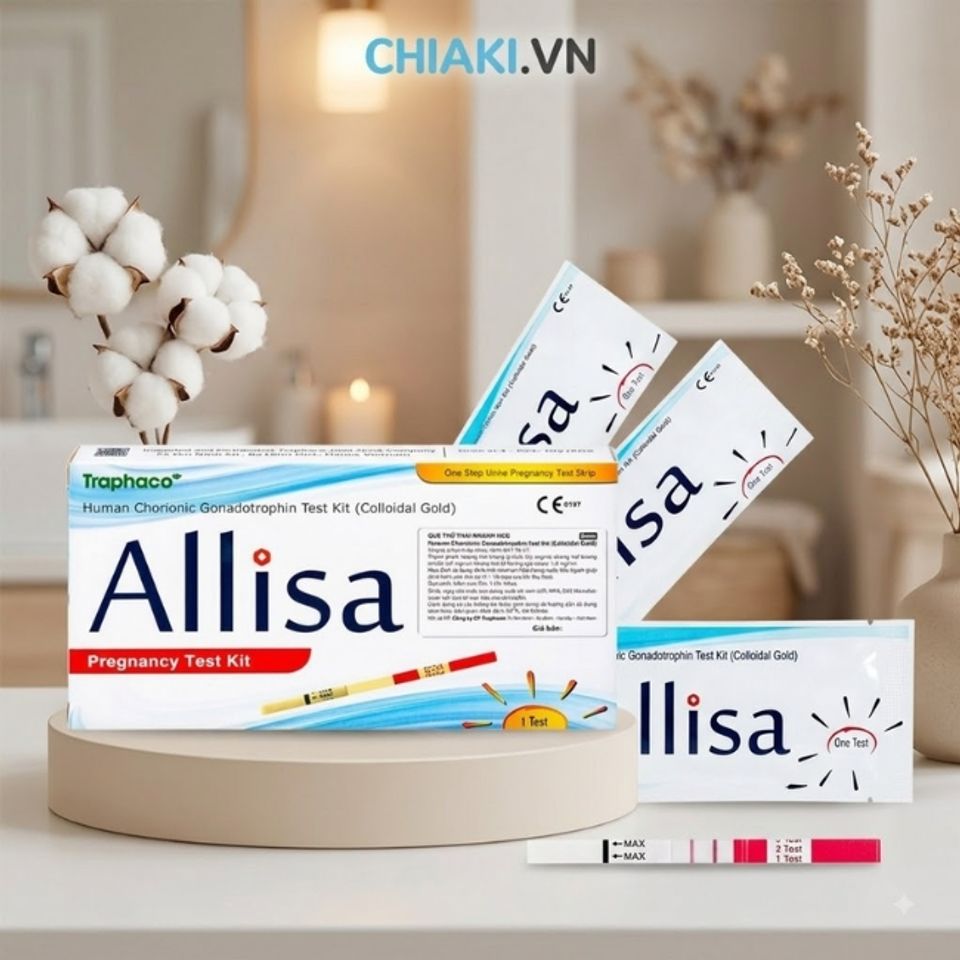 Que thử thai Allisa Traphaco Việt Nam hiển thị kết quả sắc n&eacute;t, kh&ocirc;ng bị nh&ograve;e vạch khi để l&acirc;u