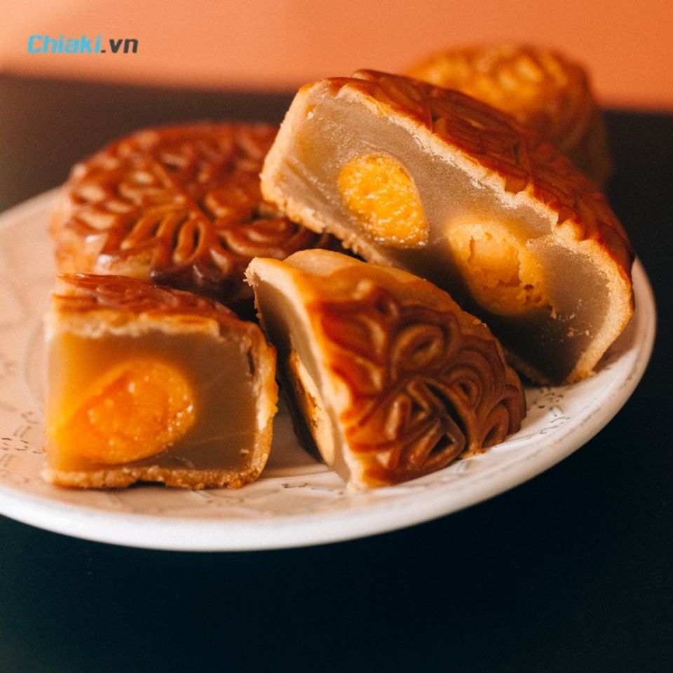 B&aacute;nh Trung Thu truyền thống l&agrave; lựa chọn an to&agrave;n để tặng bạn th&acirc;n m&ugrave;a trăng tr&ograve;n