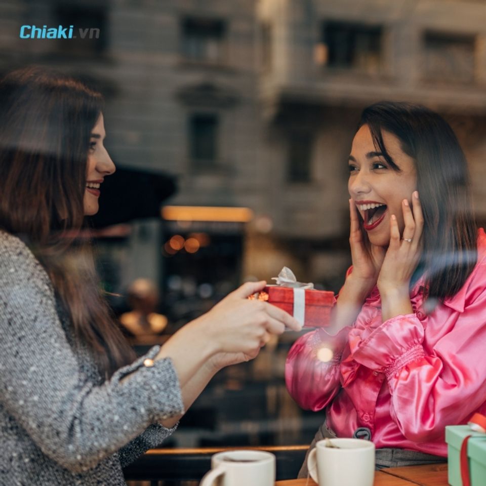 Qu&agrave; Trung Thu cho bạn th&acirc;n nữ ưu ti&ecirc;n vừa đẹp vừa ứng dụng