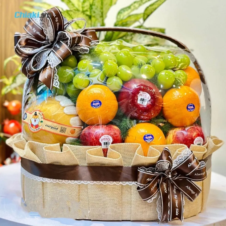 Giỏ tr&aacute;i c&acirc;y nhập khẩu ph&ugrave; hợp với kh&aacute;ch h&agrave;ng y&ecirc;u th&iacute;ch thực phẩm tươi
