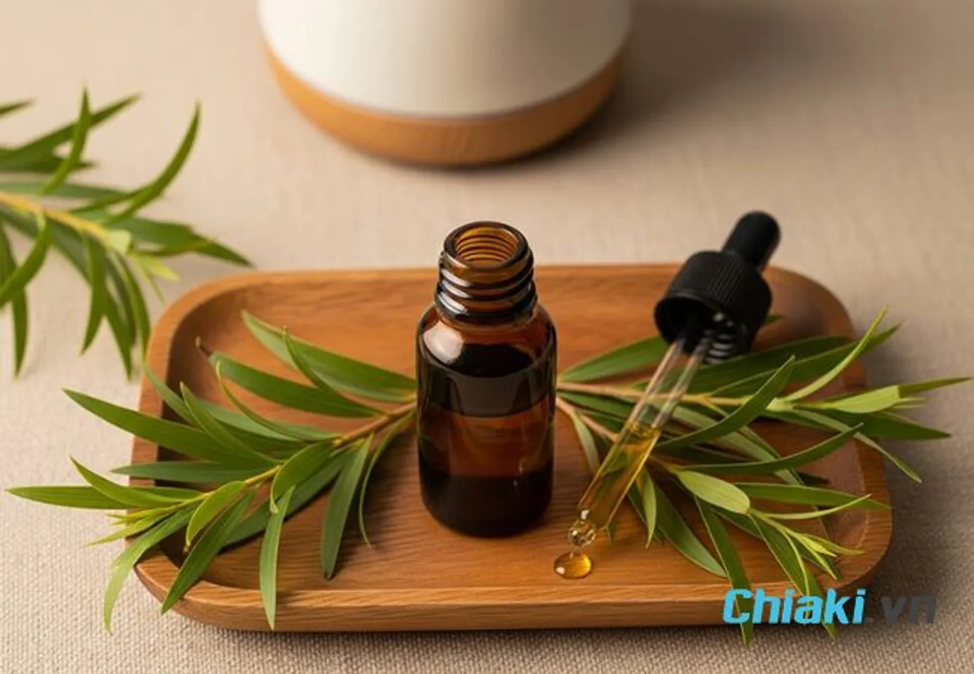 Tinh dầu tr&agrave;m tr&agrave; đuổi gi&aacute;n