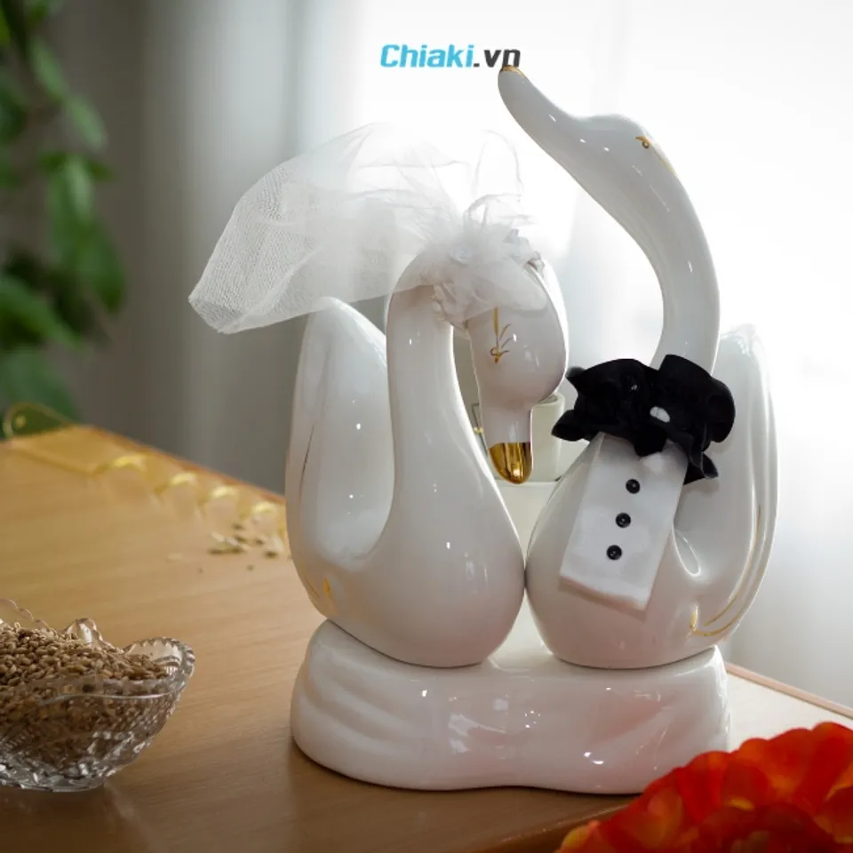 Tượng đ&ocirc;i thi&ecirc;n nga li&ecirc;n tưởng tới sự gắn kết, đồng h&agrave;nh