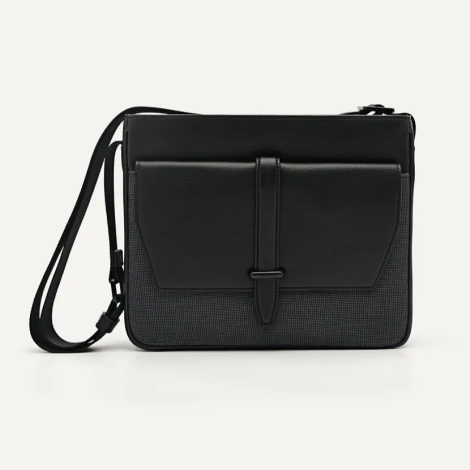 Túi đeo chéo Pedro Messenger Bag PM2-26320152 Black