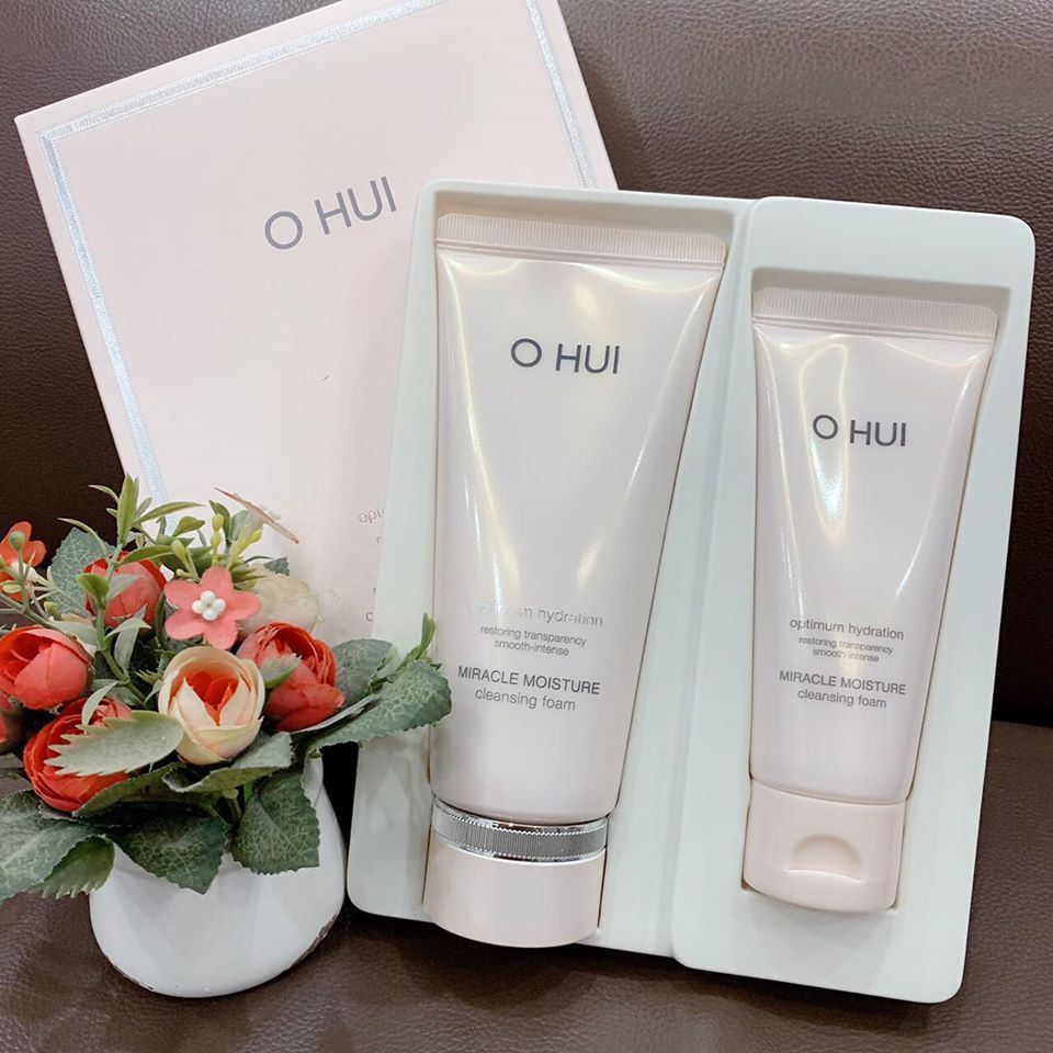 Sữa Rửa Mặt Ohui Miracle Moisture Cleansing Foam - Sạch Sâu, Dưỡng Ẩm, Cho Da Sáng Mịn - Dành Cho Tất Cả Các Loại Da