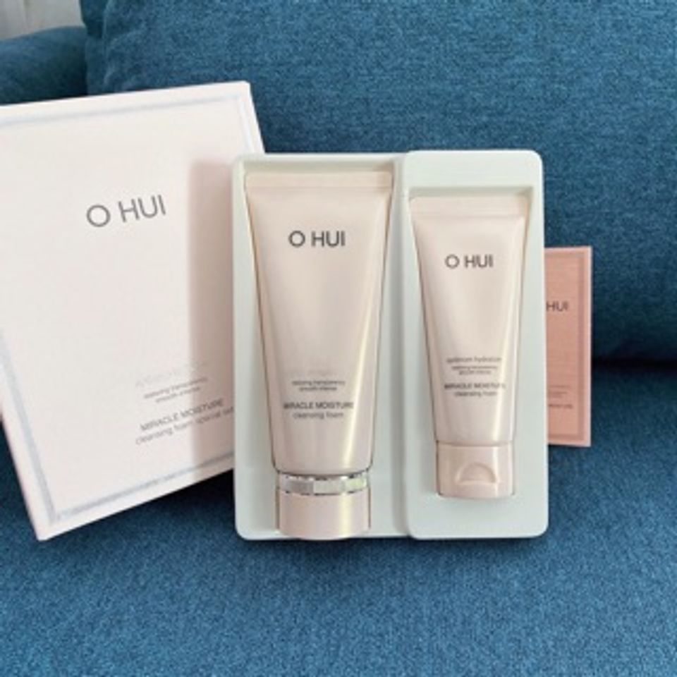 Sữa Rửa Mặt Ohui Miracle Moisture Cleansing Foam - Sạch Sâu, Dưỡng Ẩm, Cho Da Sáng Mịn - Dành Cho Tất Cả Các Loại Da