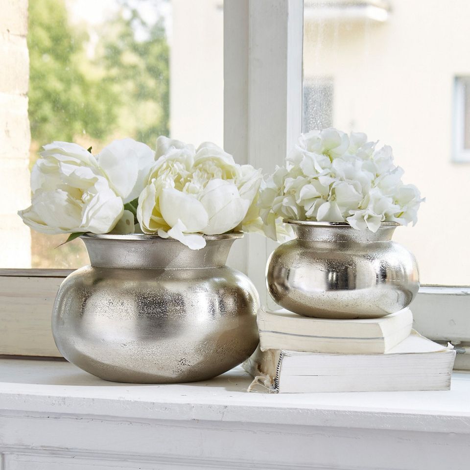 Bộ bình cắm hoa Loberon Clément - 2 chiếc nhôm đúc sang trọng, trang trí đẹp cho phòng khách, bàn ăn, tặng quà ý nghĩa.