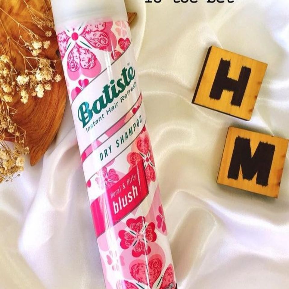 Dầu Gội Khô Batiste 200 ml - Giải pháp nhanh chóng cho tóc bóng mượt, sạch sẽ không cần nước, hoàn hảo cho người bận rộn và du lịch.