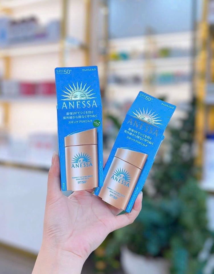 Kem Chống Nắng Anessa Perfect UV Sunscreen Milk SPF50+ 60ml - Bảo vệ da hoàn hảo, không nhờn rít, chống thấm nước, phù hợp mọi loại da
