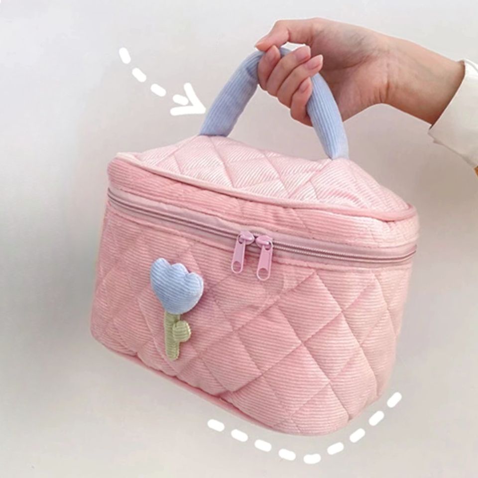 Túi xách mỹ phẩm du lịch màu hồng - Quà tặng độc quyền tháng 1 từ iMU - Phụ kiện hoàn hảo cho tín đồ làm đẹp