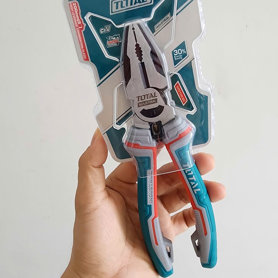 Kìm Điện 8 Inch Total THT210806S - Chất Liệu CR-V, Lưỡi Cắt Sắc Bén, Tay Cầm Cách Điện 1000V, Dụng Cụ Cầm Tay Chuyên Nghiệp