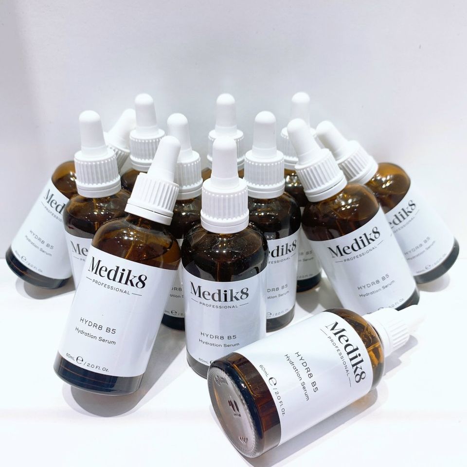 Serum Medik8 Hydr8 B5 - Dưỡng ẩm & phục hồi da mặt 60ml với Hyaluronic Acid và Vitamin B5, giúp da căng mịn và khỏe mạnh