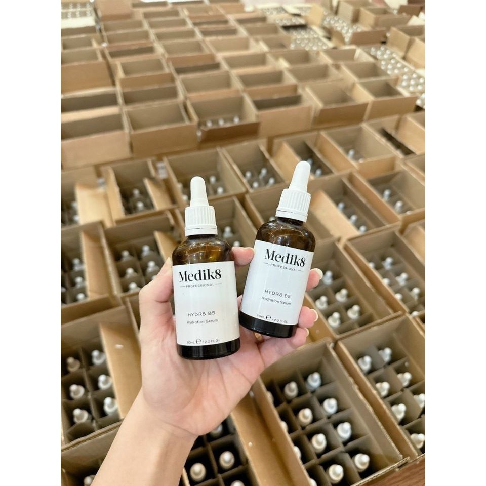 Serum Medik8 Hydr8 B5 - Dưỡng ẩm & phục hồi da mặt 60ml với Hyaluronic Acid và Vitamin B5, giúp da căng mịn và khỏe mạnh