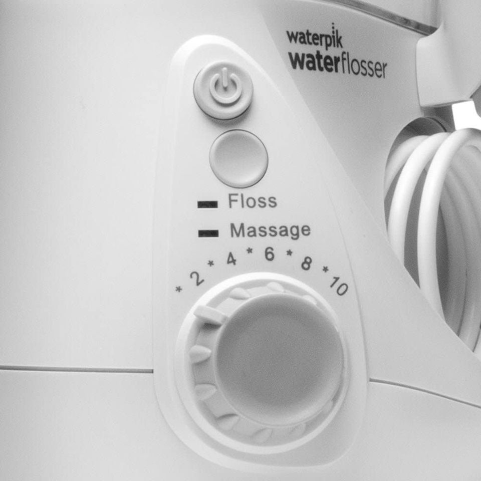 Máy Tăm Nước Waterpik WP-662EU Ultra Professional Trắng - Dụng Cụ Chăm Sóc Răng Miệng Hiệu Quả Với 7 Đầu Xịt và 10 Mức Áp Suất