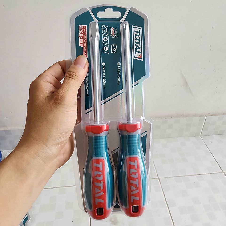 Bộ 2 Tua Vít Dẹp và Bake Total TKSDS0226 - Dụng Cụ Sửa Chữa Gia Đình Chất Lượng Cao với Tay Cầm Nhựa Bền và Tiện Lợi